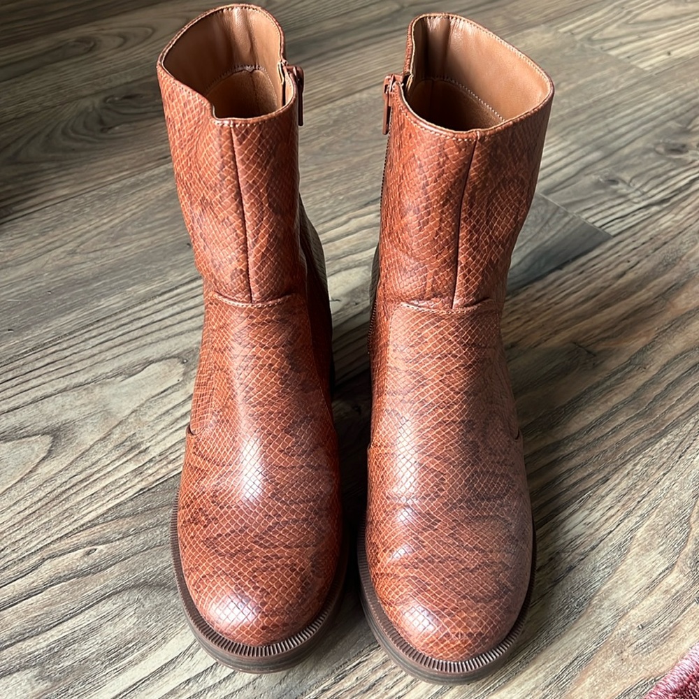 Universal Thread Burnt Orange Platform Boots - Picture 2 of 4